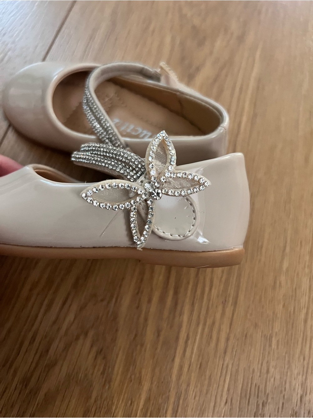 Girls Patent Ballet Flats with Crystal Flower - Cream
